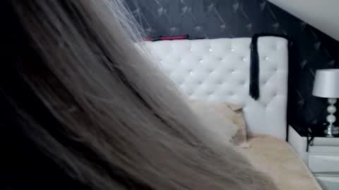 Snapshot of emmamavis chatting on November 3, 2025, 5:42 am Emma Mavis online show from November 3, 2025, 5:42 am