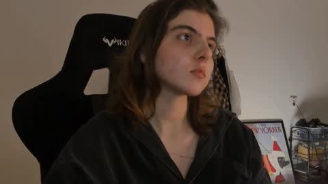 Emma online show from December 24, 2024, 7:33 pm