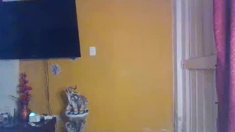 EmmaSplycer online show from April 14, 2026, 2:39 am