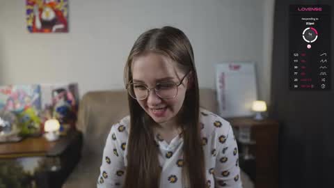 Mia online show from October 16, 2025, 2:01 am