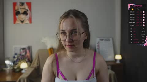 Mia online show from March 31, 2026, 7:25 pm