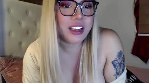 YourDreamGirl Emma  online show from December 27, 2024, 11:31 pm