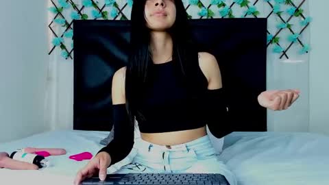  Emma  online show from January 19, 2025, 4:04 pm