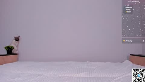 Snapshot of emmelieflorence chatting on September 23, 2025, 6:55 pm Emmelie online show from September 23, 2025, 6:55 pm