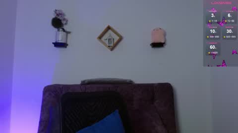 Snapshot of emmi_cam chatting on February 5, 2026, 8:30 am Emmi Cam online show from February 5, 2026, 8:30 am