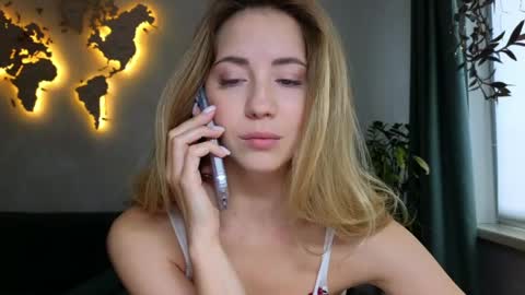 Miss Emmi online show from April 28, 2026, 9:36 am
