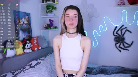 emmie_everly online show from February 4, 2026, 12:33 pm