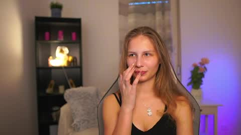 Emmie online show from April 5, 2026, 1:41 pm