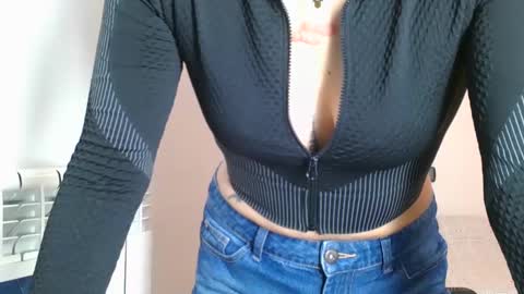 emmie online show from February 14, 2025, 8:42 am