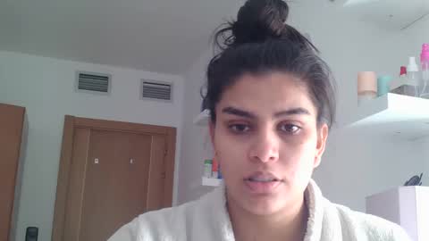 emmie online show from November 2, 2025, 9:33 am