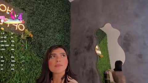 Snapshot of emmiily_z chatting on March 9, 2025, 4:05 am Emmiily online show from March 9, 2025, 4:05 am