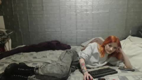 Emmily000 online show from December 3, 2024, 2:03 am