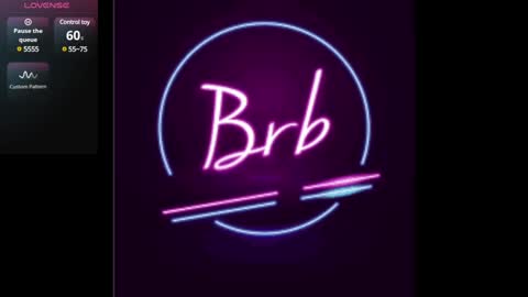 emmily_evans_ online show from January 14, 2025, 5:12 pm