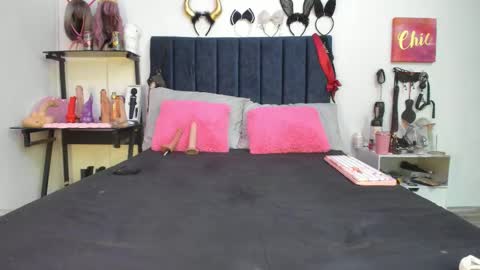 Snapshot of emmily_giraldo chatting on February 5, 2026, 1:38 pm online show from February 5, 2026, 1:38 pm