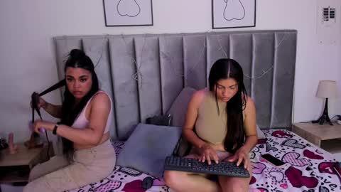 Emily  Laila  online show from February 1, 2025, 3:18 pm