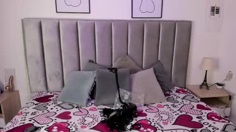 Emily  Laila  online show from March 8, 2025, 1:25 pm