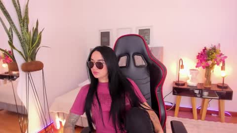 Emmy Evans  online show from February 22, 2025, 7:36 pm