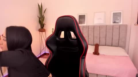 Emmy Evans  online show from March 10, 2025, 7:29 pm