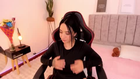 Emmy Evans  online show from March 10, 2025, 10:34 pm