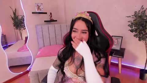 Emmy Evans  online show from September 9, 2025, 8:41 pm