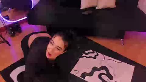 Emmy Evans  online show from September 19, 2025, 8:42 pm