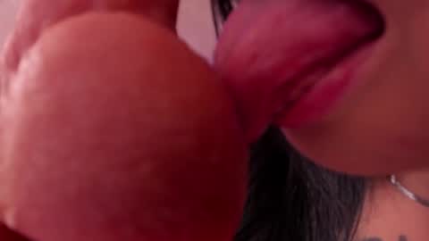 Emmy Evans  online show from September 30, 2025, 8:47 pm