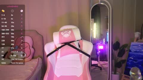 Snapshot of emmyfoxxofficial chatting on February 6, 2026, 7:12 am Emmylie online show from February 6, 2026, 7:12 am