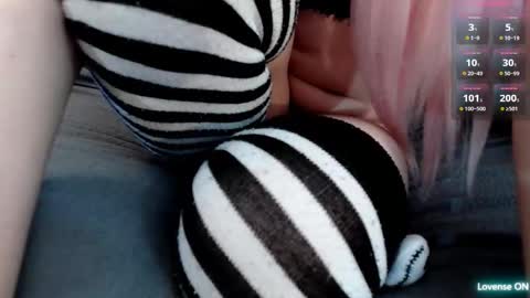 EmoDream1998 online show from October 30, 2025, 9:44 am