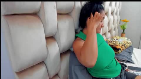 emperatriztapia online show from January 15, 2025, 7:55 pm