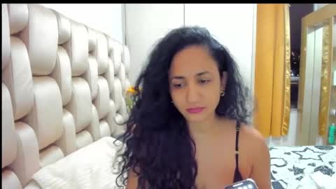 emperatriztapia online show from February 10, 2025, 1:46 am