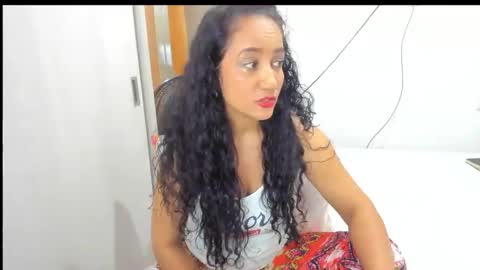 emperatriztapia online show from November 9, 2025, 9:57 pm