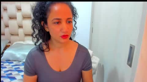 emperatriztapia online show from March 3, 2026, 9:21 pm