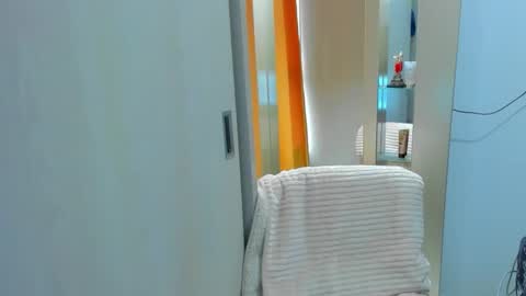 emperatriztapia online show from March 30, 2026, 9:16 pm