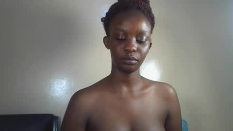 empress_emma online show from May 11, 2026, 2:45 pm