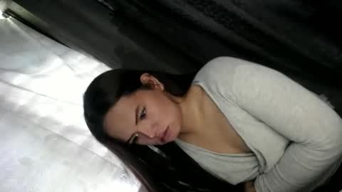 empressrheo online show from September 15, 2025, 3:17 am