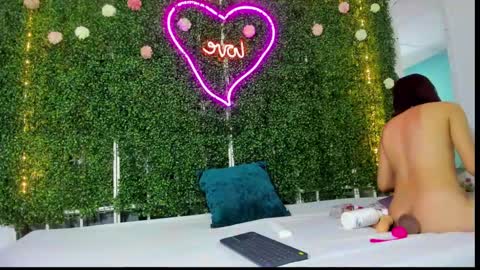 Snapshot of emy_0 chatting on December 7, 2024, 3:14 am Emy online show from December 7, 2024, 3:14 am