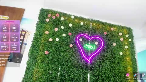 Snapshot of emy_0 chatting on December 17, 2024, 9:17 am Emy online show from December 17, 2024, 9:17 am