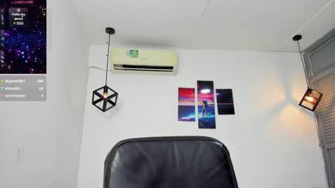 Snapshot of emy_0 chatting on December 22, 2024, 10:06 am Emy online show from December 22, 2024, 10:06 am