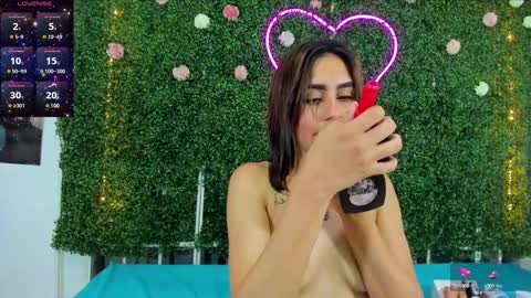 Snapshot of emy_0 chatting on January 9, 2025, 3:36 am Emy online show from January 9, 2025, 3:36 am