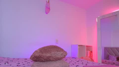 Emy online show from February 5, 2026, 4:28 am