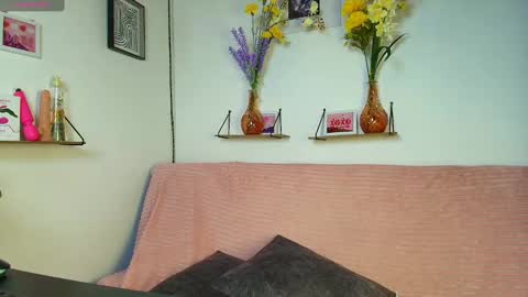 emycarver09 online show from September 24, 2025, 11:57 am