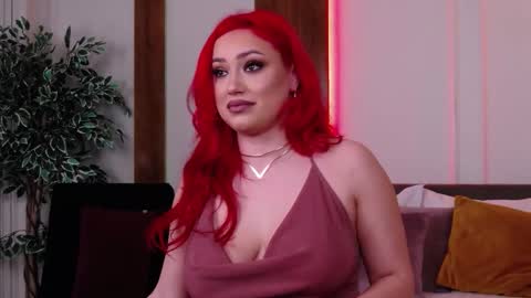 Snapshot of emyhilton_ chatting on February 3, 2026, 6:40 am Emy online show from February 3, 2026, 6:40 am