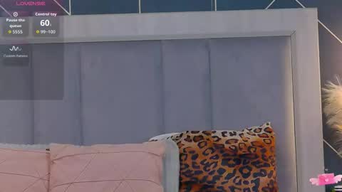  Emy  online show from September 11, 2025, 5:18 am