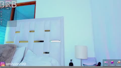 EMYLY  online show from January 29, 2025, 3:01 am