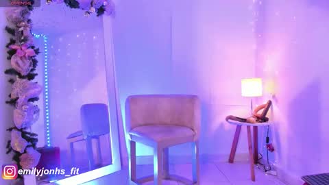 EMYLY  online show from November 29, 2025, 11:19 pm