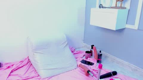 Emy online show from March 21, 2026, 1:16 pm