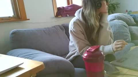 emyxxl online show from February 12, 2026, 1:28 pm