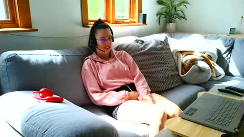 emyxxl online show from June 2, 2026, 1:57 pm