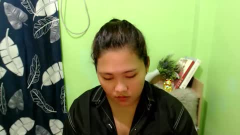 Eva online show from November 5, 2025, 6:52 pm