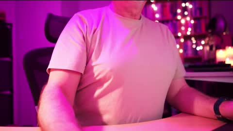 uk online show from December 4, 2025, 12:20 am